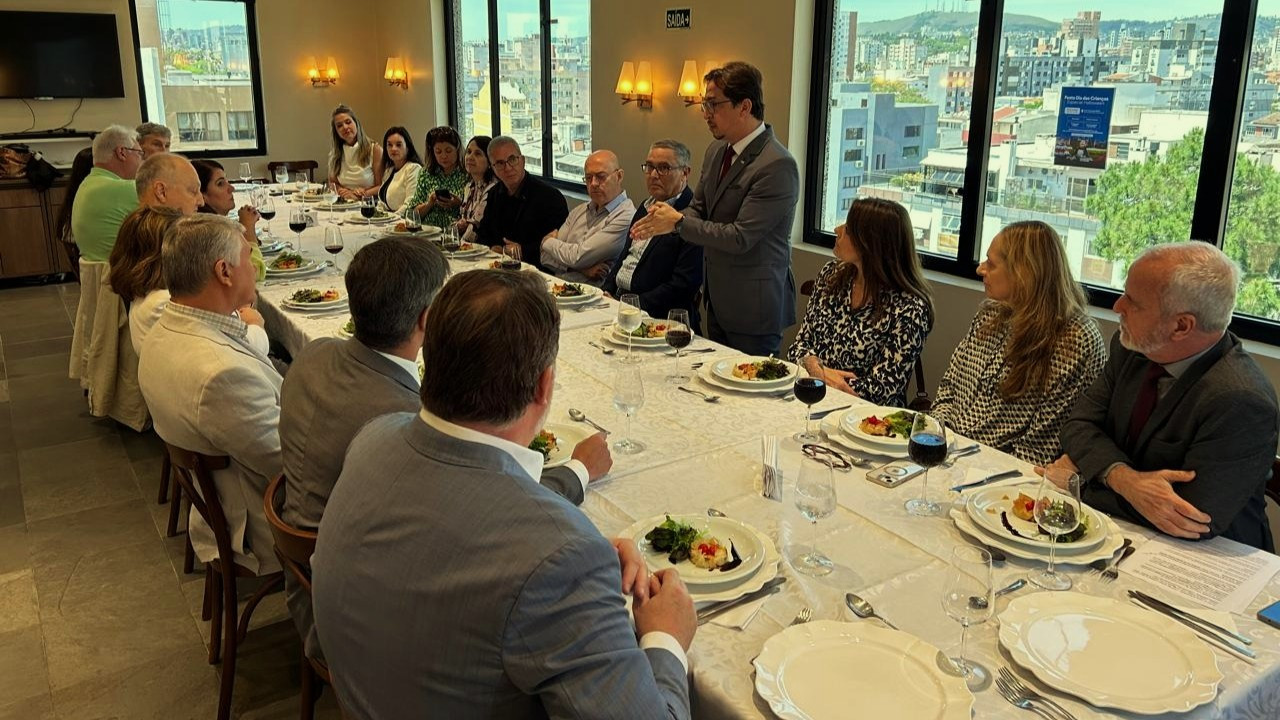 /arquivos/Diretoria Executiva da AMP/RS realiza reunião-almoço com o Conselho Superior do Ministério Público /arquivos/01